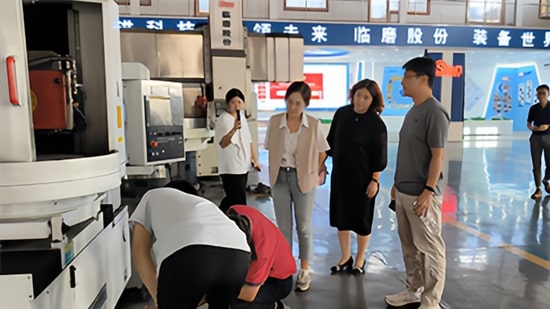 Malaysian Partners Visit Slmn CNC Machine for In-depth Collaboration